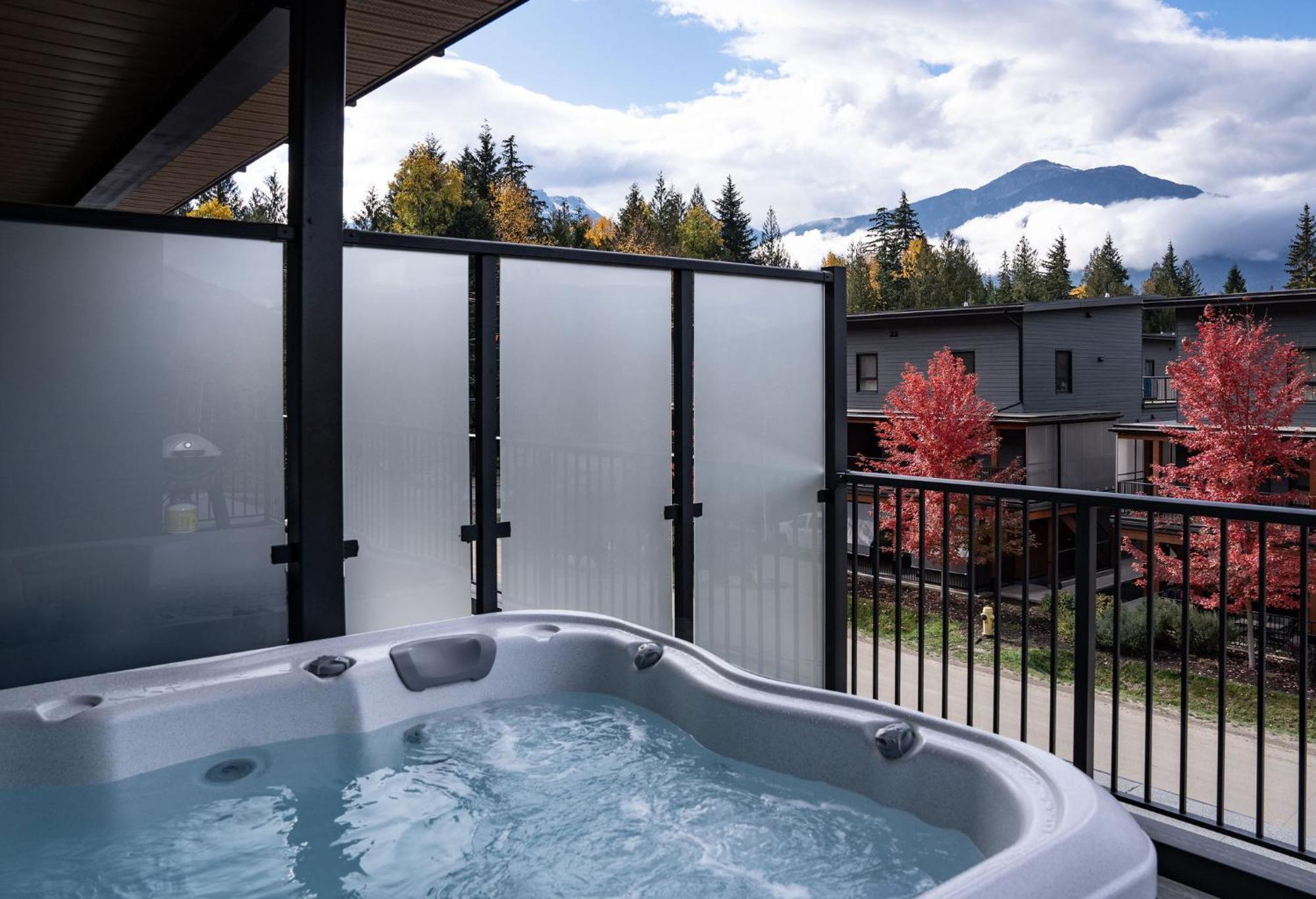 Апартаменты Bluebird Daze By Revelstoke Vacations Экстерьер фото